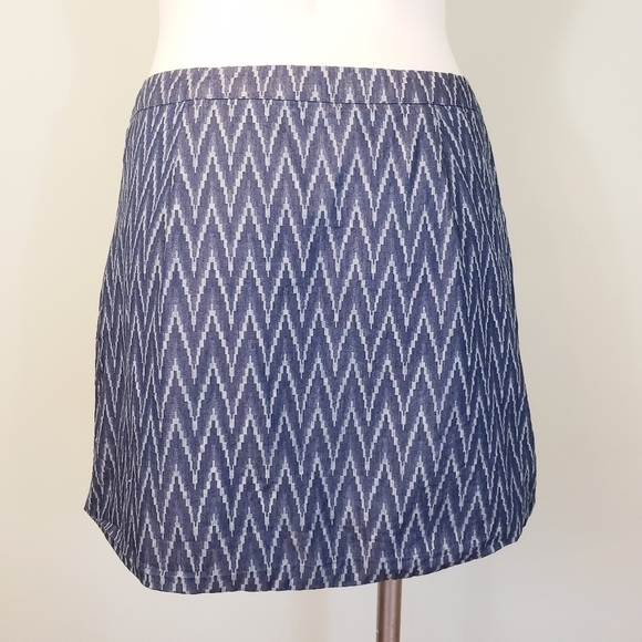 Romeo & Juliet Couture Blue Chevron Chambray Skirt Size Small - Picture 4 of 9